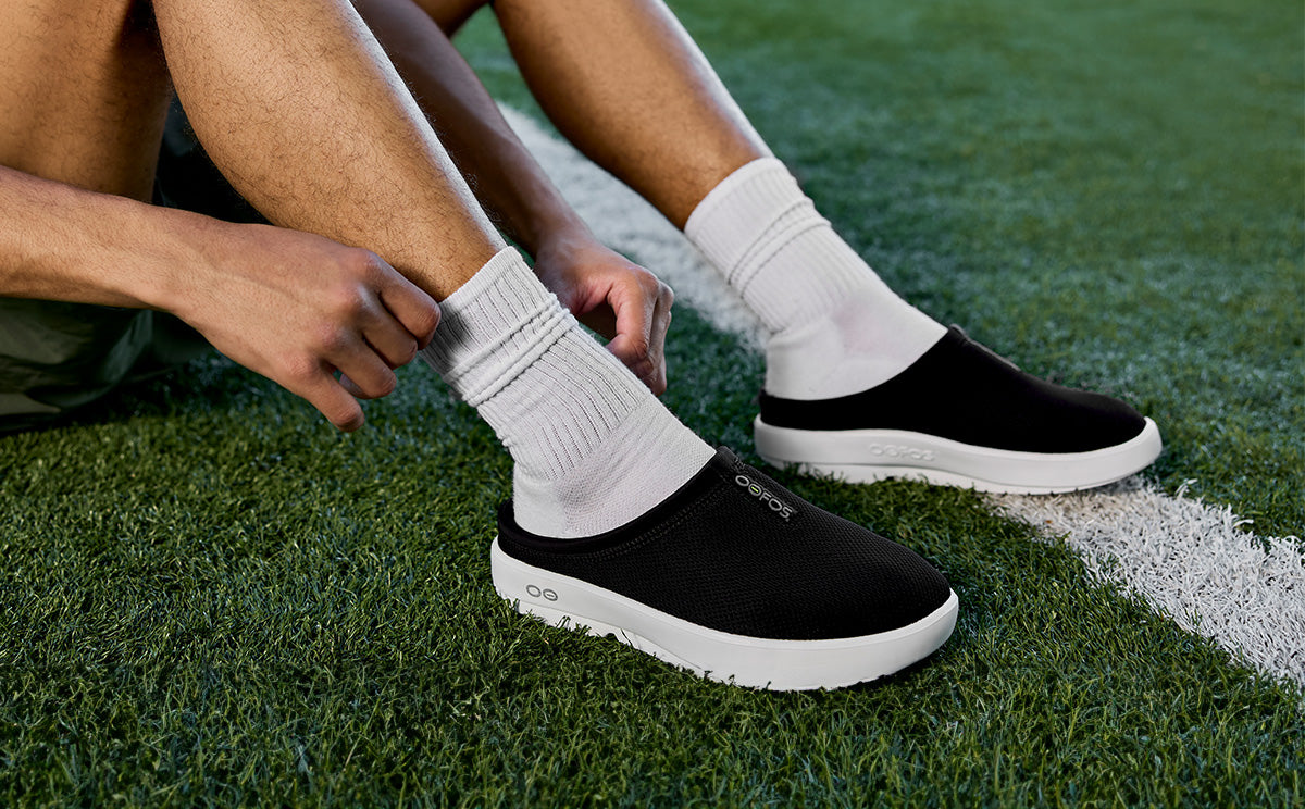 OOcoozieSport_WhiteBlack1.jpg