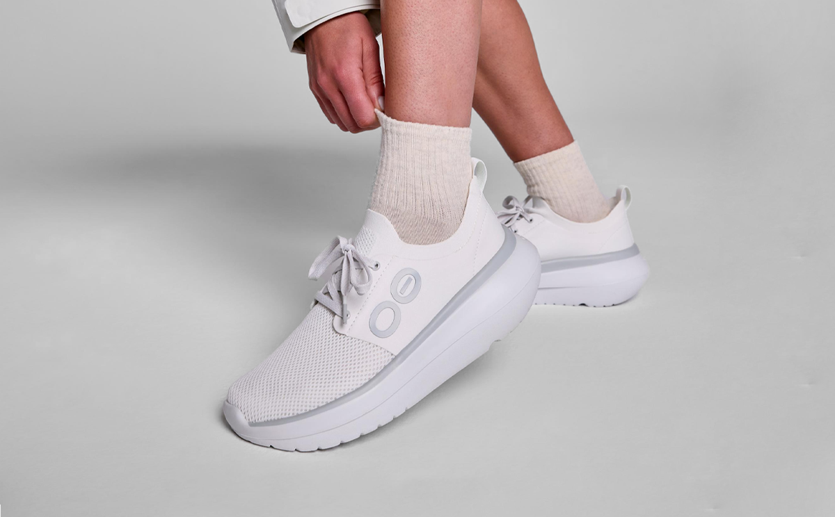 Womens_WhiteStride2.png